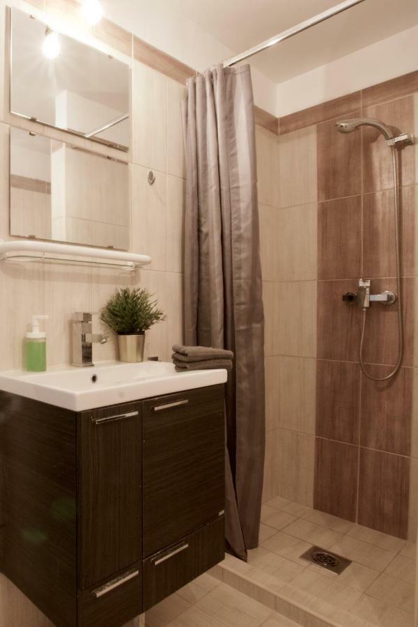 בודפשט Standard Apartment By Hi5 - Steindl Street מראה חיצוני תמונה