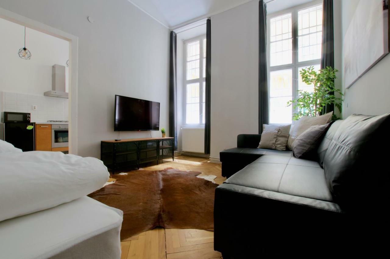 בודפשט Standard Apartment By Hi5 - Steindl Street מראה חיצוני תמונה